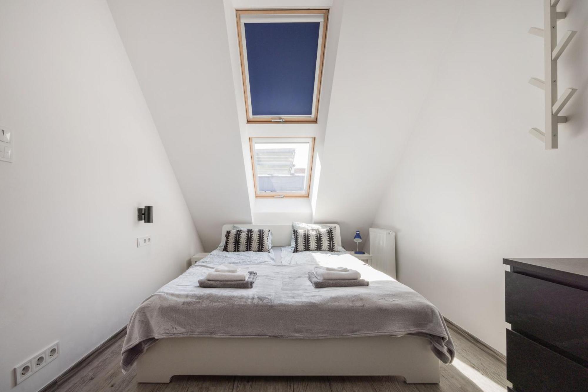 Bright Top Floor Home With Parking Budapest Ngoại thất bức ảnh