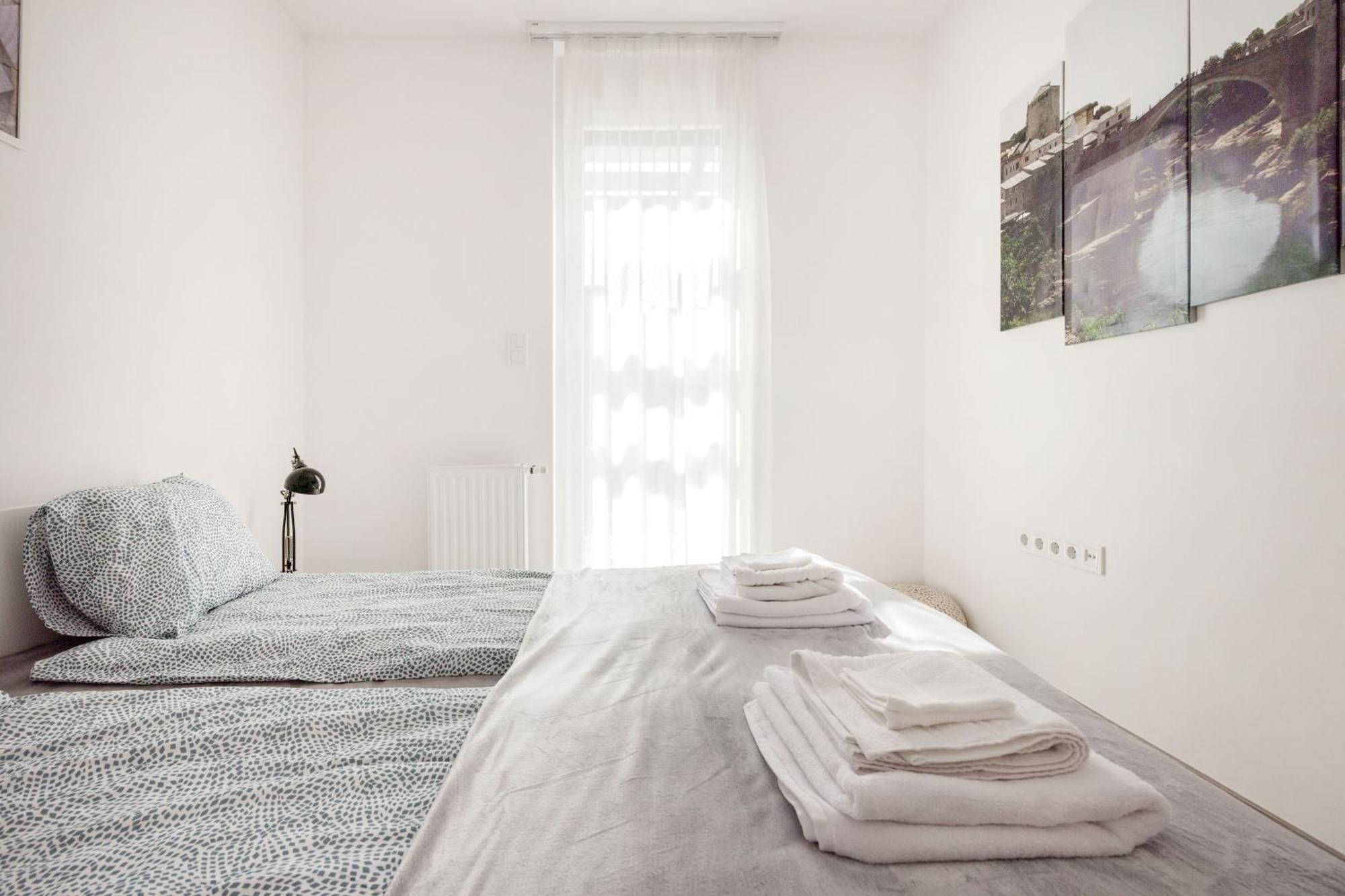 Bright Top Floor Home With Parking Budapest Ngoại thất bức ảnh